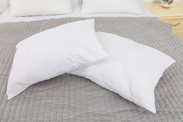 枕頭可以用多久 枕頭用時(shí)間久了會(huì)怎樣 枕頭可以用多久 枕頭用時(shí)間久了會(huì)怎樣