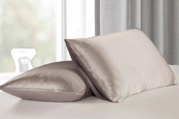 枕頭有螨蟲怎么去除 枕頭有螨蟲會導(dǎo)致頭癢嗎 枕頭有螨蟲怎么去除 枕頭有螨蟲會導(dǎo)致頭癢嗎