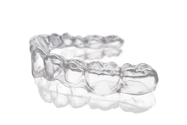 戴牙套有什么副作用 戴牙套有什么用 戴牙套有什么副作用 戴牙套有什么用