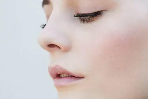 耳軟骨隆鼻的危害有哪些 耳軟骨隆鼻的缺點(diǎn) 耳軟骨隆鼻的危害有哪些 耳軟骨隆鼻的缺點(diǎn)