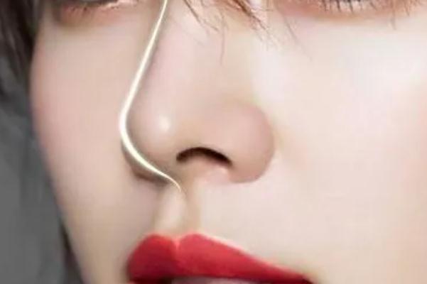 膨體隆鼻有積液是不是感染了 膨體隆鼻有積液怎么辦 膨體隆鼻有積液是不是感染了 膨體隆鼻有積液怎么辦