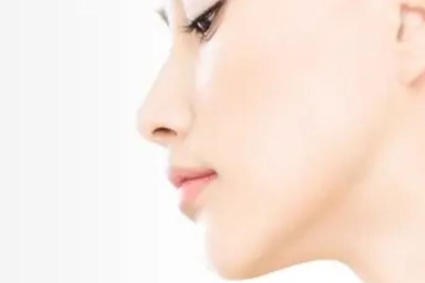 墊下巴會(huì)不會(huì)一碰就歪了 墊下巴會(huì)影響戴牙套嗎 墊下巴會(huì)不會(huì)一碰就歪了 墊下巴會(huì)影響戴牙套嗎