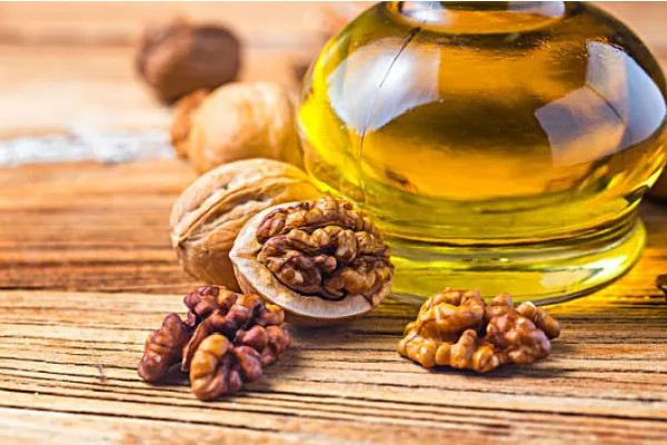 核桃油吃到多大就不用吃了 核桃油一次給寶寶吃多少 核桃油吃到多大就不用吃了 核桃油一次給寶寶吃多少