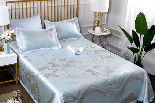 冰絲涼席會(huì)不會(huì)滑來滑去 冰絲涼席直接鋪在床上嗎 冰絲涼席會(huì)不會(huì)滑來滑去 冰絲涼席直接鋪在床上嗎