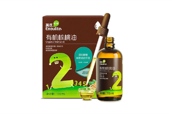 核桃油初榨和冷榨的區(qū)別 核桃油初榨和冷榨哪個好 核桃油初榨和冷榨的區(qū)別 核桃油初榨和冷榨哪個好