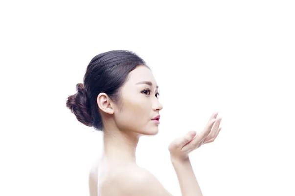 豐下巴有點僵硬正常 豐下巴會導(dǎo)致唇合不攏嗎 豐下巴有點僵硬正常 豐下巴會導(dǎo)致唇合不攏嗎