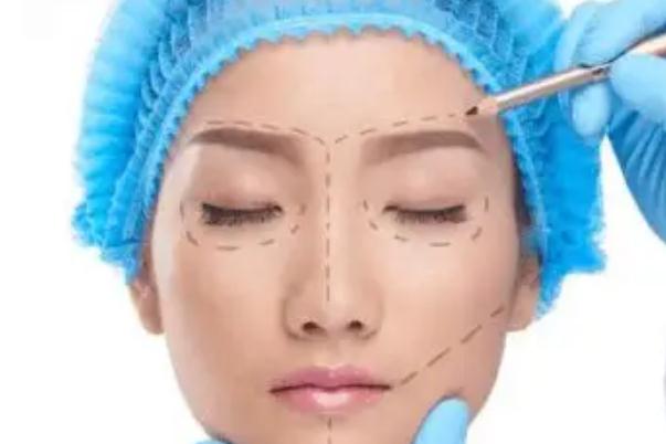 拉皮手術(shù)要做幾個小時 拉皮手術(shù)要涂幾個月疤痕膏 拉皮手術(shù)要做幾個小時 拉皮手術(shù)要涂幾個月疤痕膏