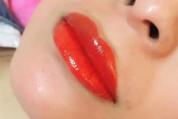 漂唇要不要紋唇線 漂唇怎么做更容易上色 漂唇要不要紋唇線 漂唇怎么做更容易上色