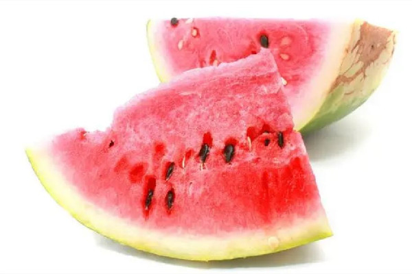 西瓜怎么看熟了沒(méi)熟 西瓜拍著清脆好還是沉重好 西瓜怎么看熟了沒(méi)熟 西瓜拍著清脆好還是沉重好