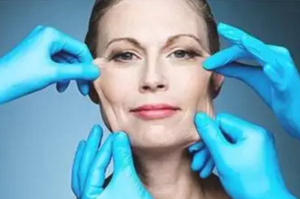 拉皮手術(shù)對(duì)皮膚有傷害嗎 拉皮手術(shù)對(duì)身體有多大的損害 拉皮手術(shù)對(duì)皮膚有傷害嗎 拉皮手術(shù)對(duì)身體有多大的損害