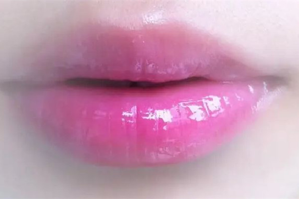 漂唇要不要紋唇線 漂唇怎么做更容易上色 漂唇要不要紋唇線 漂唇怎么做更容易上色
