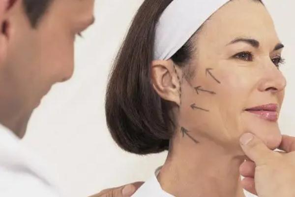 拉皮手術是拉的筋膜層還是皮膚層 拉皮手術是大手術嗎 拉皮手術是拉的筋膜層還是皮膚層 拉皮手術是大手術嗎