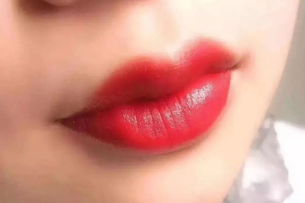 漂唇后要忌口不能吃什么 漂唇吃了辛辣的會(huì)咋樣 漂唇后要忌口不能吃什么 漂唇吃了辛辣的會(huì)咋樣