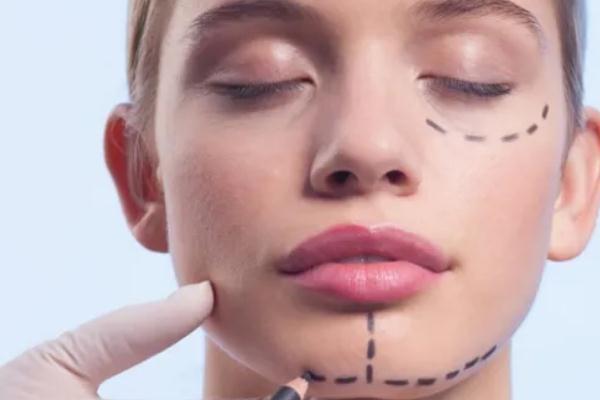 拉皮手術(shù)對(duì)皮膚有傷害嗎 拉皮手術(shù)對(duì)身體有多大的損害 拉皮手術(shù)對(duì)皮膚有傷害嗎 拉皮手術(shù)對(duì)身體有多大的損害