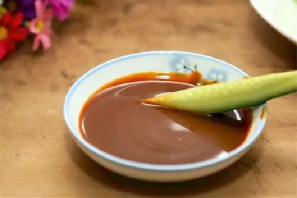 甜面醬是什么原理做的 甜面醬的制作方法 甜面醬是什么原理做的 甜面醬的制作方法