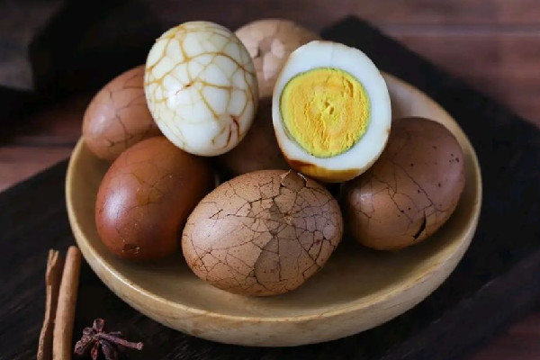 茶葉蛋放醬油好還是不放醬油好 茶葉蛋可以放綠茶嗎 茶葉蛋放醬油好還是不放醬油好 茶葉蛋可以放綠茶嗎