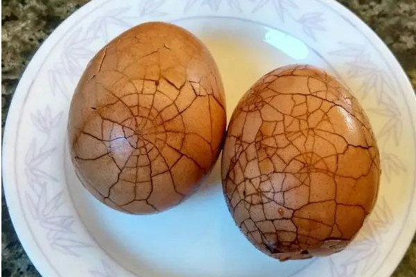 茶葉蛋放醬油好還是不放醬油好 茶葉蛋可以放綠茶嗎 茶葉蛋放醬油好還是不放醬油好 茶葉蛋可以放綠茶嗎