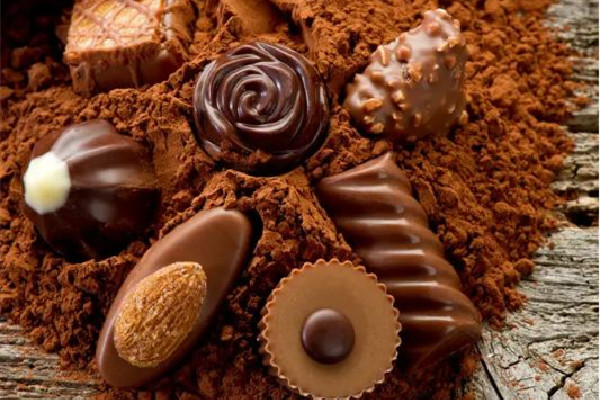 巧克力為什么要隔水加熱 巧克力用微波爐融化需要幾分鐘 巧克力為什么要隔水加熱 巧克力用微波爐融化需要幾分鐘