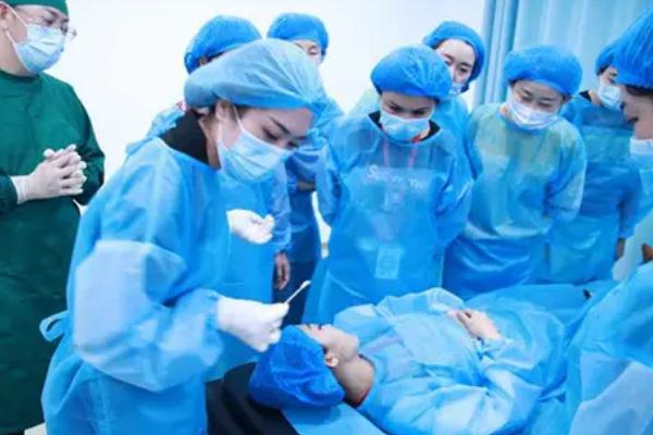 豐耳垂有風(fēng)險(xiǎn)嗎 豐耳垂有必要嗎 豐耳垂有風(fēng)險(xiǎn)嗎 豐耳垂有必要嗎