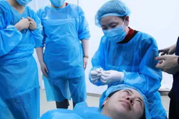 豐耳垂有風(fēng)險(xiǎn)嗎 豐耳垂有必要嗎 豐耳垂有風(fēng)險(xiǎn)嗎 豐耳垂有必要嗎