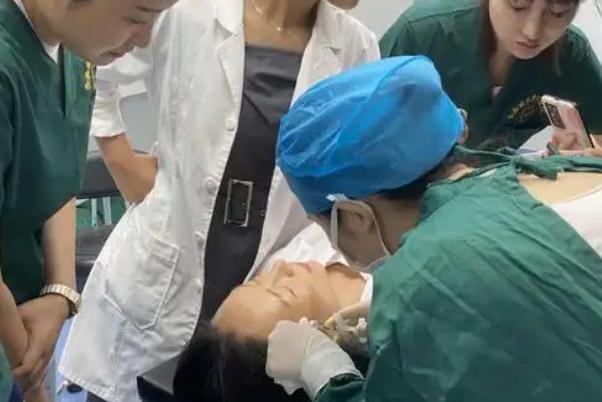 豐耳垂有風(fēng)險(xiǎn)嗎 豐耳垂有必要嗎 豐耳垂有風(fēng)險(xiǎn)嗎 豐耳垂有必要嗎