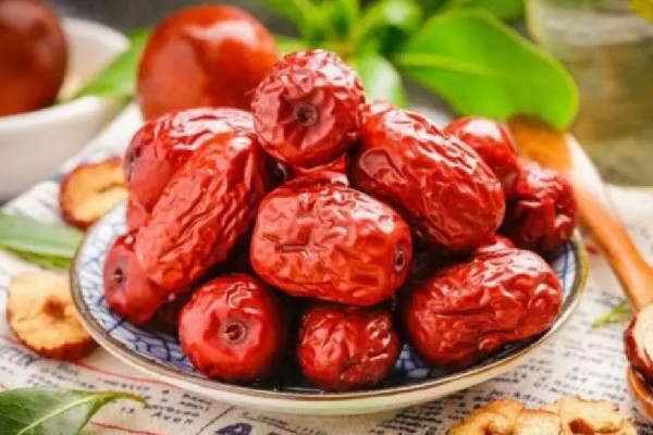 紅棗吃幾個(gè)合適 紅棗對(duì)月經(jīng)有什么功效 紅棗吃幾個(gè)合適 紅棗對(duì)月經(jīng)有什么功效