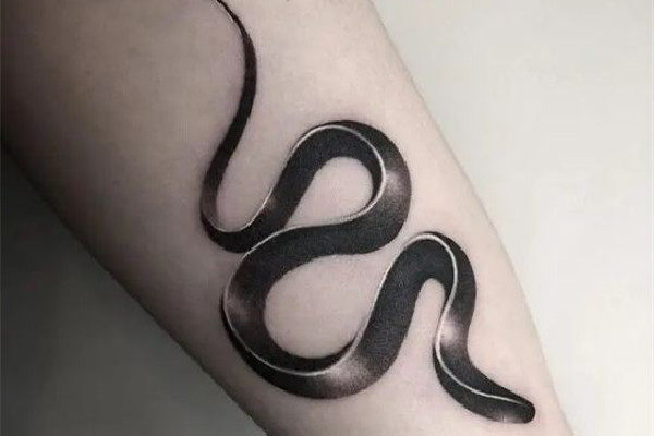 紋身后保鮮膜多久可以拿掉 紋身包保鮮膜是為了什么 紋身后保鮮膜多久可以拿掉 紋身包保鮮膜是為了什么