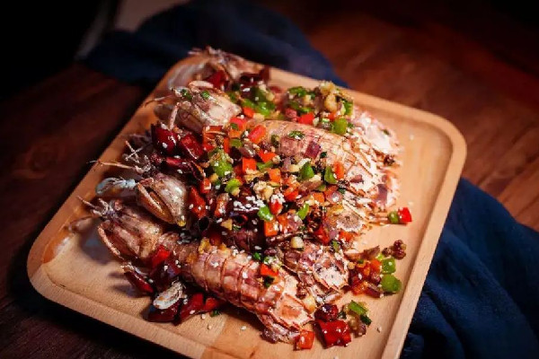 皮皮蝦怎么剝殼 皮皮蝦用筷子怎么剝皮 皮皮蝦怎么剝殼 皮皮蝦用筷子怎么剝皮