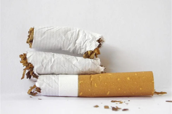 香煙有點黃斑還能抽嗎 香煙抽多了怎么清肺 香煙有點黃斑還能抽嗎 香煙抽多了怎么清肺