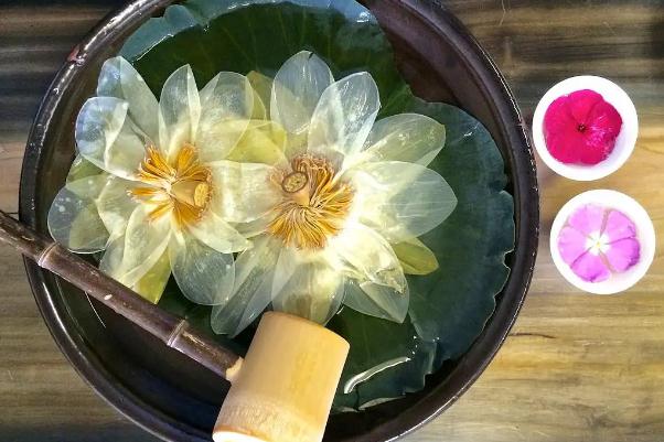 荷花茶的作用與功效 荷花茶和什么泡比較好 荷花茶的作用與功效 荷花茶和什么泡比較好