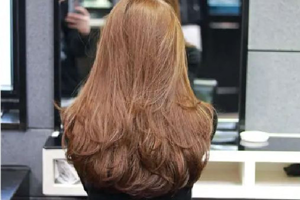 漂發(fā)會(huì)導(dǎo)致大量脫發(fā)嗎 什么樣的頭發(fā)適合漂 漂發(fā)會(huì)導(dǎo)致大量脫發(fā)嗎 什么樣的頭發(fā)適合漂