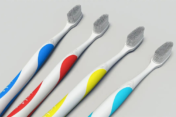 牙刷軟毛和硬毛哪個(gè)好 牙刷買(mǎi)電動(dòng)的好還是手動(dòng)的好