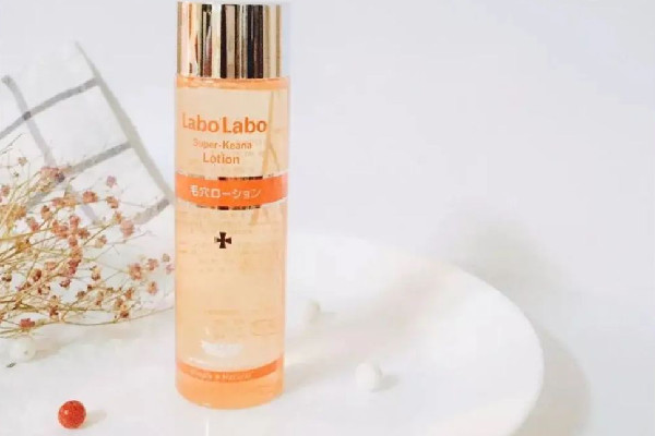 毛孔收斂水真的能收縮毛孔嗎 毛孔收斂水的作用 毛孔收斂水真的能收縮毛孔嗎 毛孔收斂水的作用