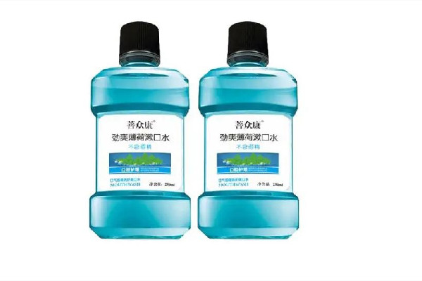 漱口水真的可以漱出臟東西嗎 漱口水對口臭有幫助嗎 漱口水真的可以漱出臟東西嗎 漱口水對口臭有幫助嗎