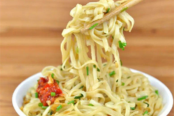 堿水面和普通面哪個(gè)熱量高 堿水面和普通面哪個(gè)好 堿水面和普通面哪個(gè)熱量高 堿水面和普通面哪個(gè)好