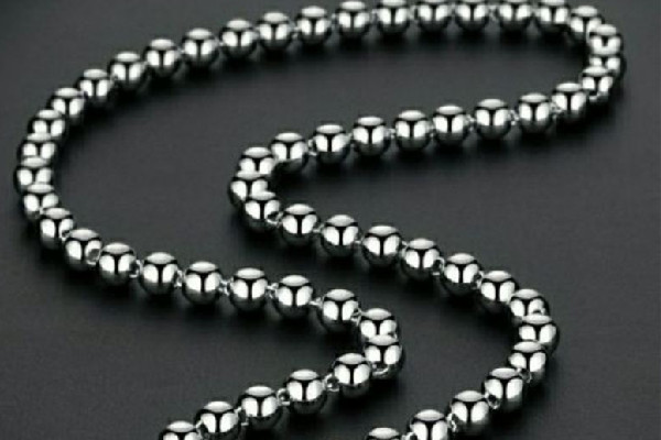鉑金項(xiàng)鏈和黃金項(xiàng)鏈哪個好 鉑金項(xiàng)鏈和白金項(xiàng)鏈的區(qū)別 鉑金項(xiàng)鏈和黃金項(xiàng)鏈哪個好 鉑金項(xiàng)鏈和白金項(xiàng)鏈的區(qū)別