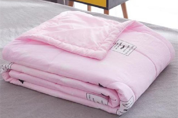 空調(diào)被買回來能直接用嗎 空調(diào)被有味道是甲醛嗎 空調(diào)被買回來能直接用嗎 空調(diào)被有味道是甲醛嗎