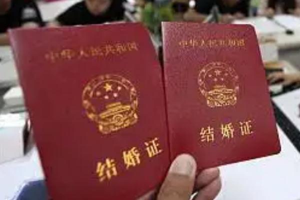 結(jié)婚證照片要露耳朵么 結(jié)婚證照片必須是白襯衫嗎 結(jié)婚證照片要露耳朵么 結(jié)婚證照片必須是白襯衫嗎