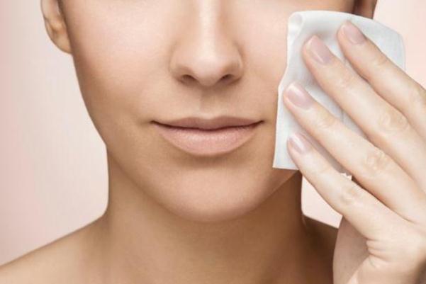 皮膚出油會(huì)導(dǎo)致什么 皮膚出油會(huì)導(dǎo)致皮膚暗黃嗎 皮膚出油會(huì)導(dǎo)致什么 皮膚出油會(huì)導(dǎo)致皮膚暗黃嗎