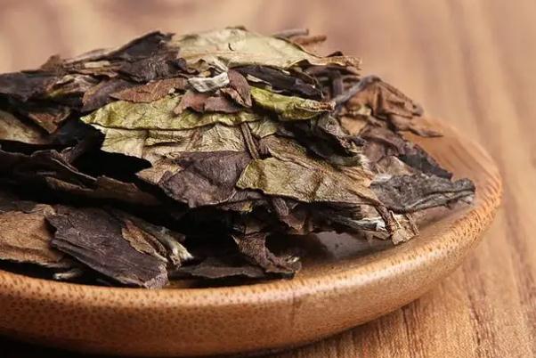 老白茶對(duì)女人的功效 老白茶對(duì)痛風(fēng)有什么好處 老白茶對(duì)女人的功效 老白茶對(duì)痛風(fēng)有什么好處