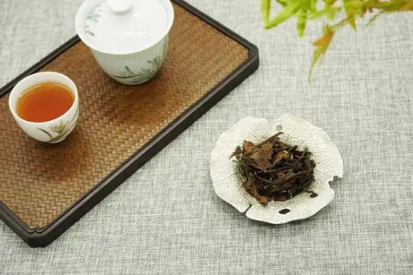 老白茶對咳嗽有功效嗎 老白茶對血糖有好處嗎 老白茶對咳嗽有功效嗎 老白茶對血糖有好處嗎