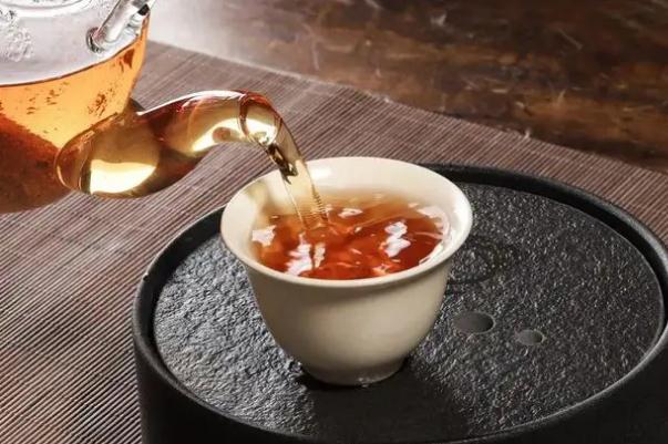 老白茶有保質(zhì)期嗎 老白茶有減肥功效嗎 老白茶有保質(zhì)期嗎 老白茶有減肥功效嗎