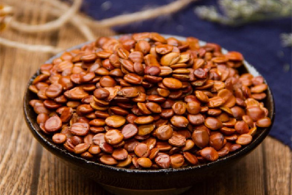 酸棗仁生的和熟的有什么區(qū)別 酸棗仁生的好還是熟的好 酸棗仁生的和熟的有什么區(qū)別 酸棗仁生的好還是熟的好