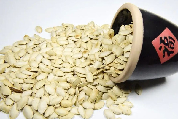 南瓜子炒熟了還有營(yíng)養(yǎng)價(jià)值嗎 南瓜子熟吃殺死寄生蟲(chóng)嗎