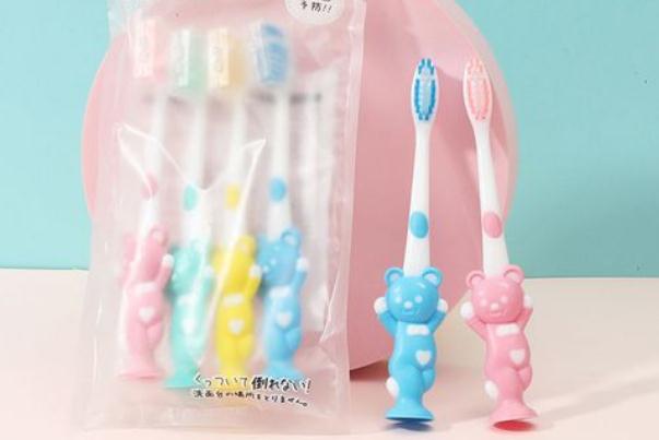 兒童牙刷可以用開水消毒嗎 兒童牙刷可以大人用嗎 兒童牙刷可以用開水消毒嗎 兒童牙刷可以大人用嗎