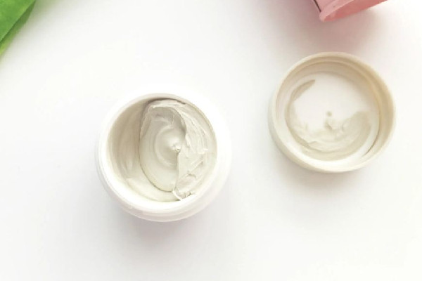 科顏氏白泥用完要敷補(bǔ)水面膜嗎 科顏氏白泥用完之后用什么 科顏氏白泥用完要敷補(bǔ)水面膜嗎 科顏氏白泥用完之后用什么