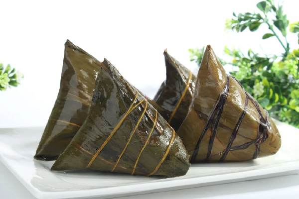 生粽子煮多長時間才能煮熟 生粽子用冷水還是熱水煮 生粽子煮多長時間才能煮熟 生粽子用冷水還是熱水煮