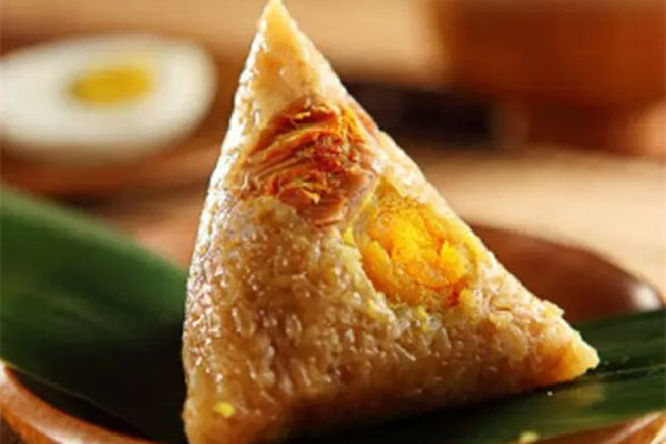 成品粽子是煮還是蒸 成品粽子要煮多久才可以熟 成品粽子是煮還是蒸 成品粽子要煮多久才可以熟