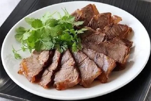 鹵牛肉熱水下鍋還是冷水下鍋 鹵牛肉用大火還是小火 鹵牛肉熱水下鍋還是冷水下鍋 鹵牛肉用大火還是小火