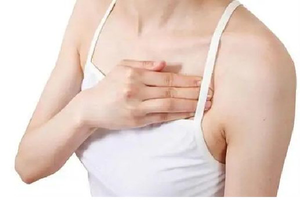 副乳切除手術(shù)是全麻還是局麻 副乳切除手術(shù)后多久可以正?；顒?></p><h3>副乳切除手術(shù)可以喂母乳嗎</h3><p>可以喂奶，你說的手術(shù)對喂奶沒有影響。建議你注意休息，避免勞累，盡量避免局部出汗，保持局部皮膚清潔，防止局部外傷，暫時(shí)不要喝酒，暫時(shí)不要吃辣椒，暫時(shí)不要吃海鮮，保證充足睡眠，不要熬夜等。</p><p style=